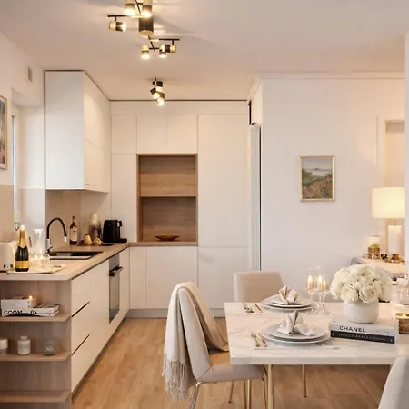 Apart B&V 701 Coresi - Luxury Apartment With View-2